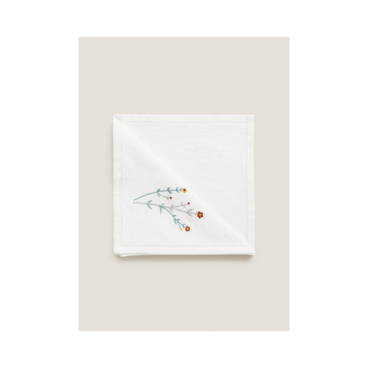 Linen napkin with flower embroidery (white)